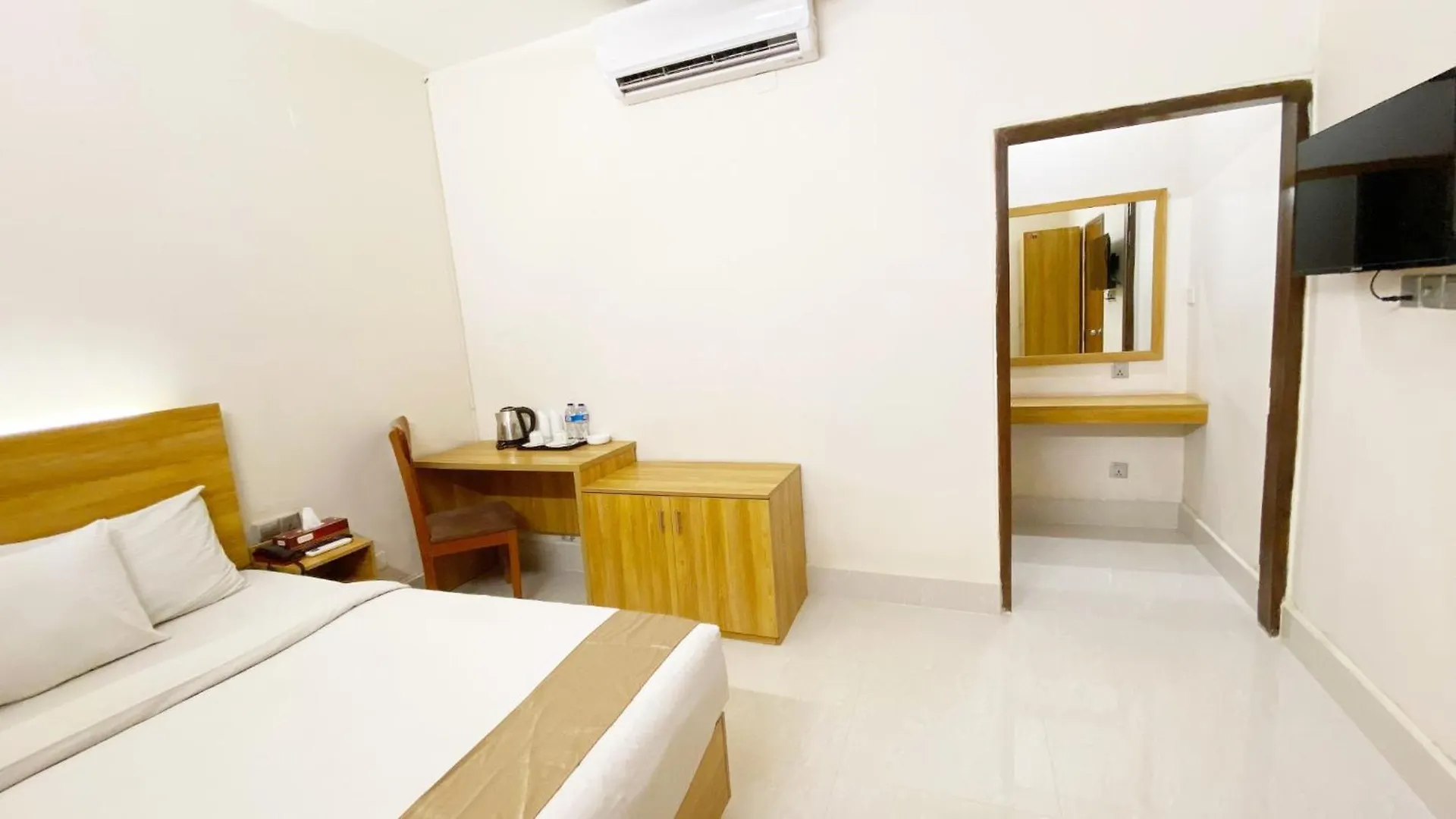 Crown Palace Residence داكا 3*,  بنغلاديش